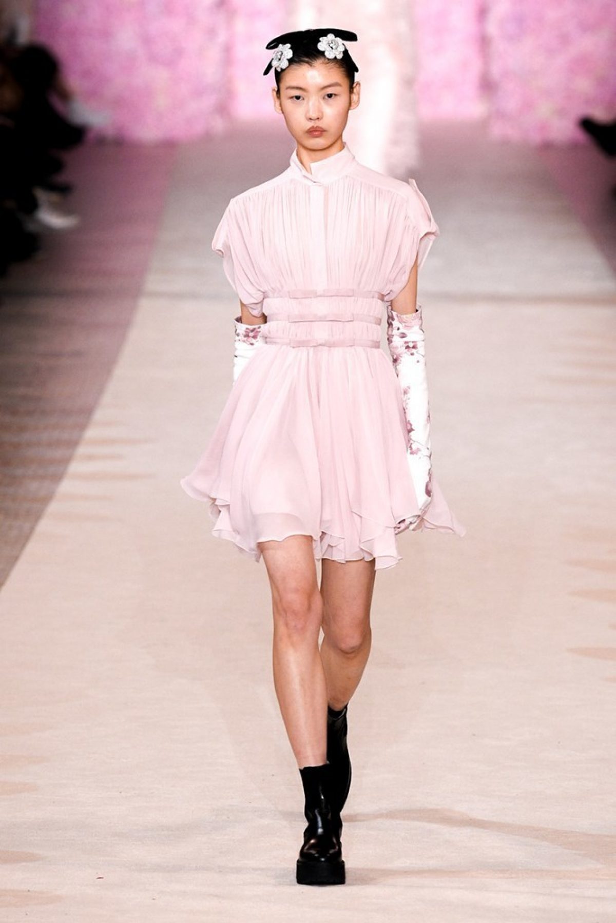 <span class="hot">Hot <i class="fa fa-bolt"></i></span> Giambattista Valli | Highlights | Pfw |
