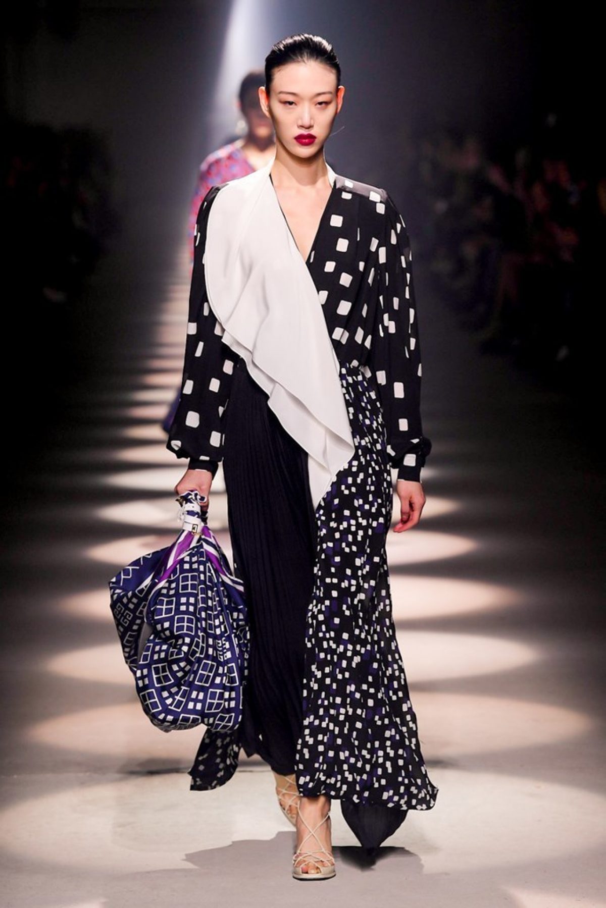 <span class="hot">Hot <i class="fa fa-bolt"></i></span> Givenchy | Highlights | Pfw |